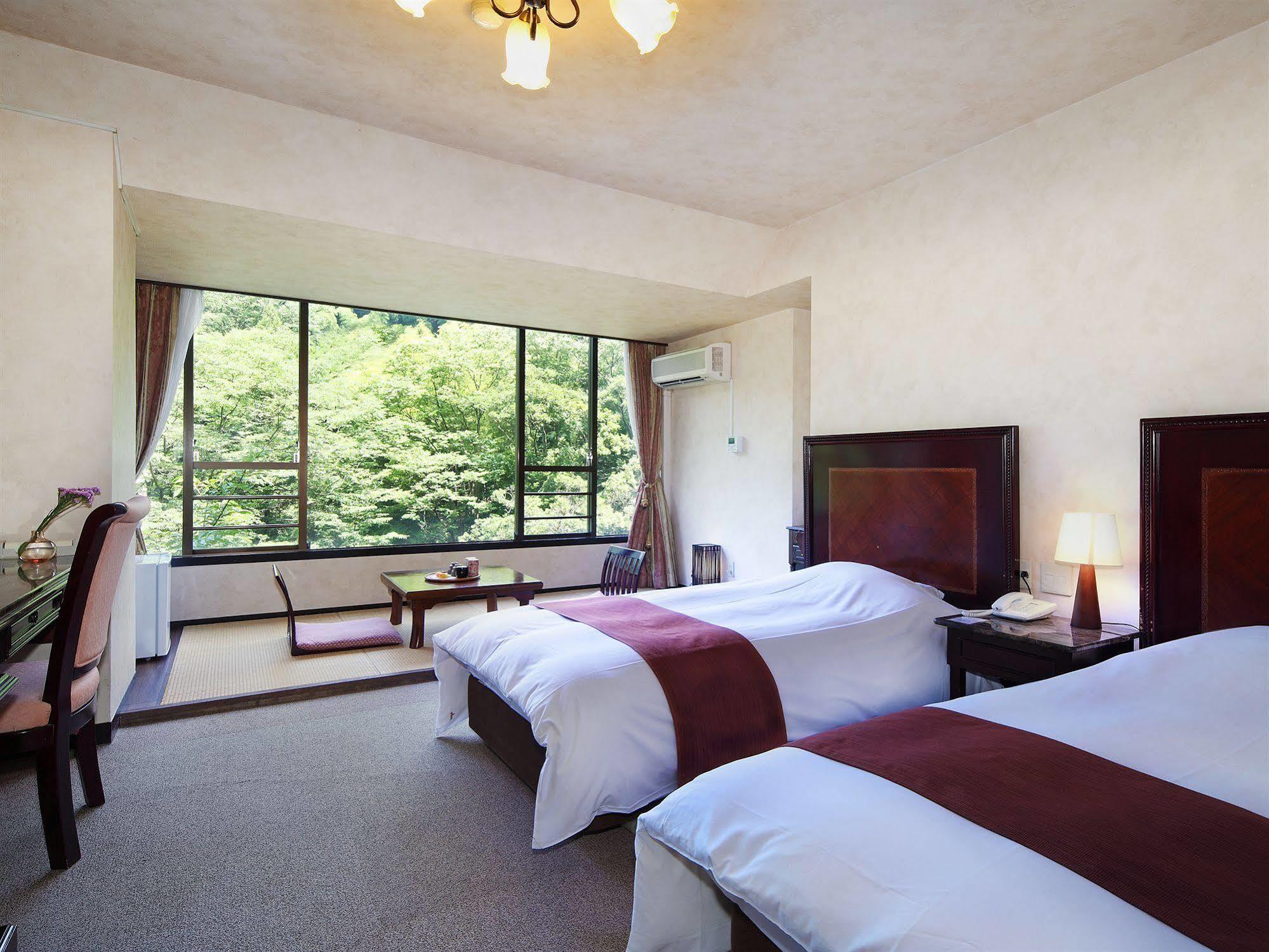 Tonosawa Quatre Saisons Hotel Hakone Bagian luar foto